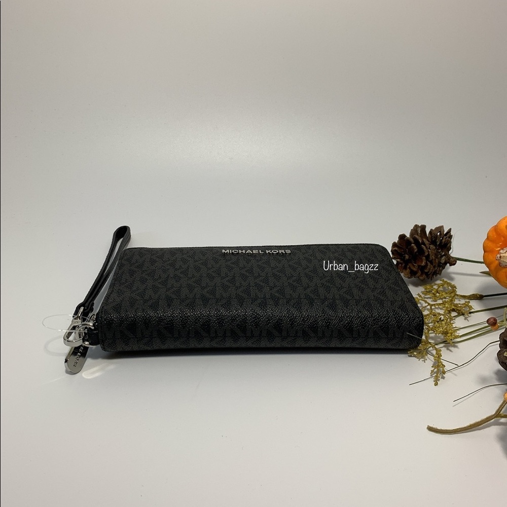 Michael Kors JST Large Zip Wallet - Picture 5 of 7